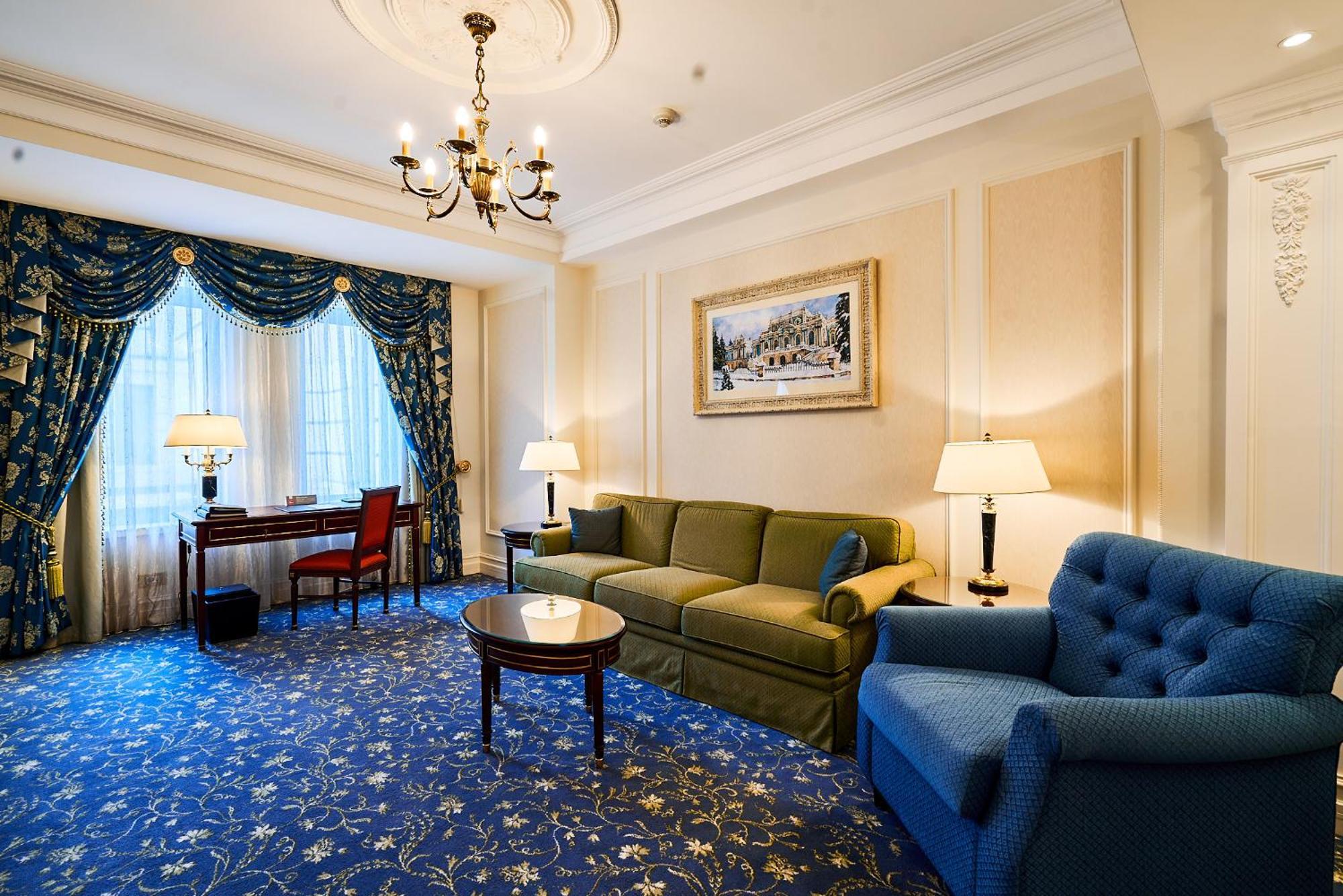 Fairmont Grand