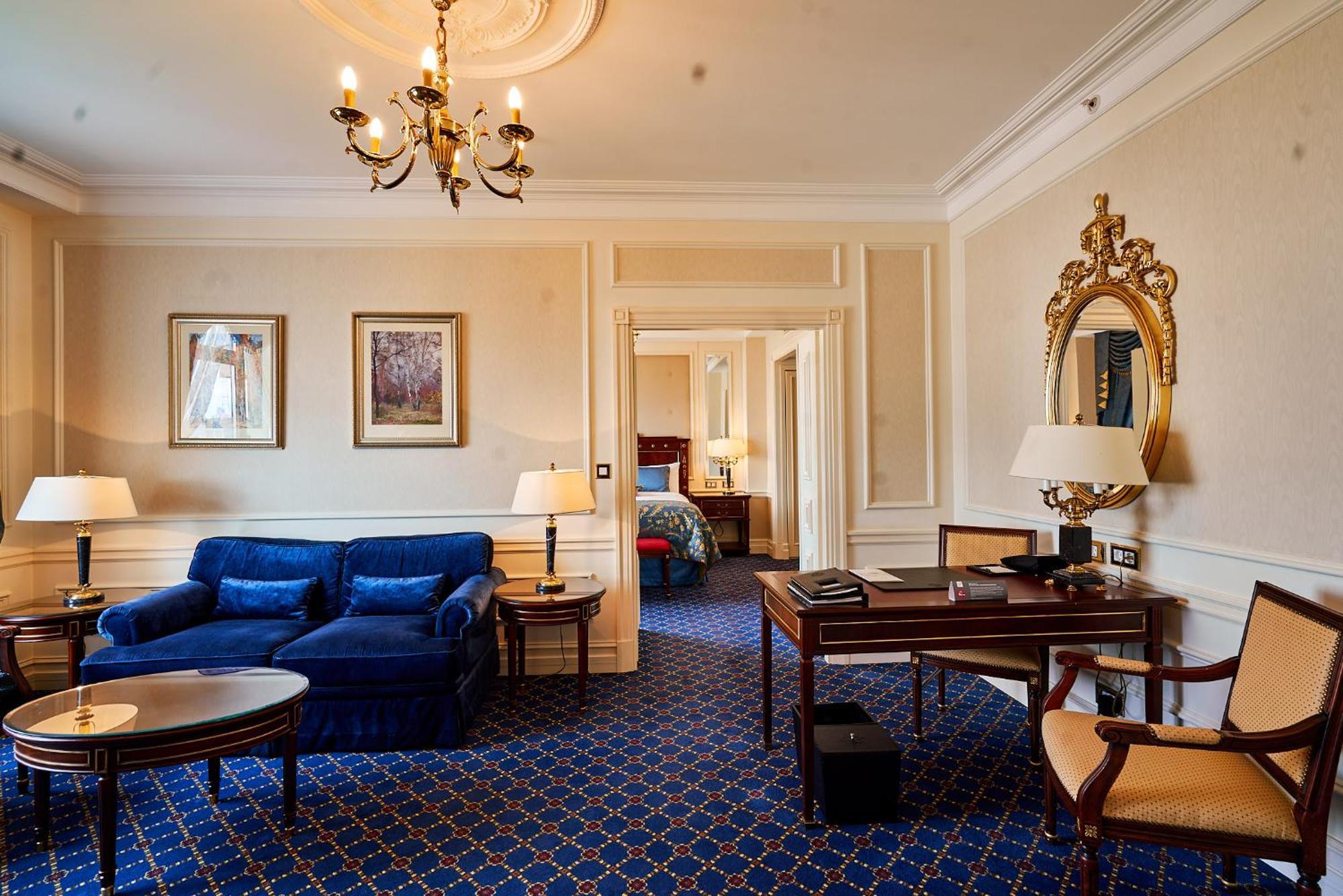 Fairmont Grand 酒店
